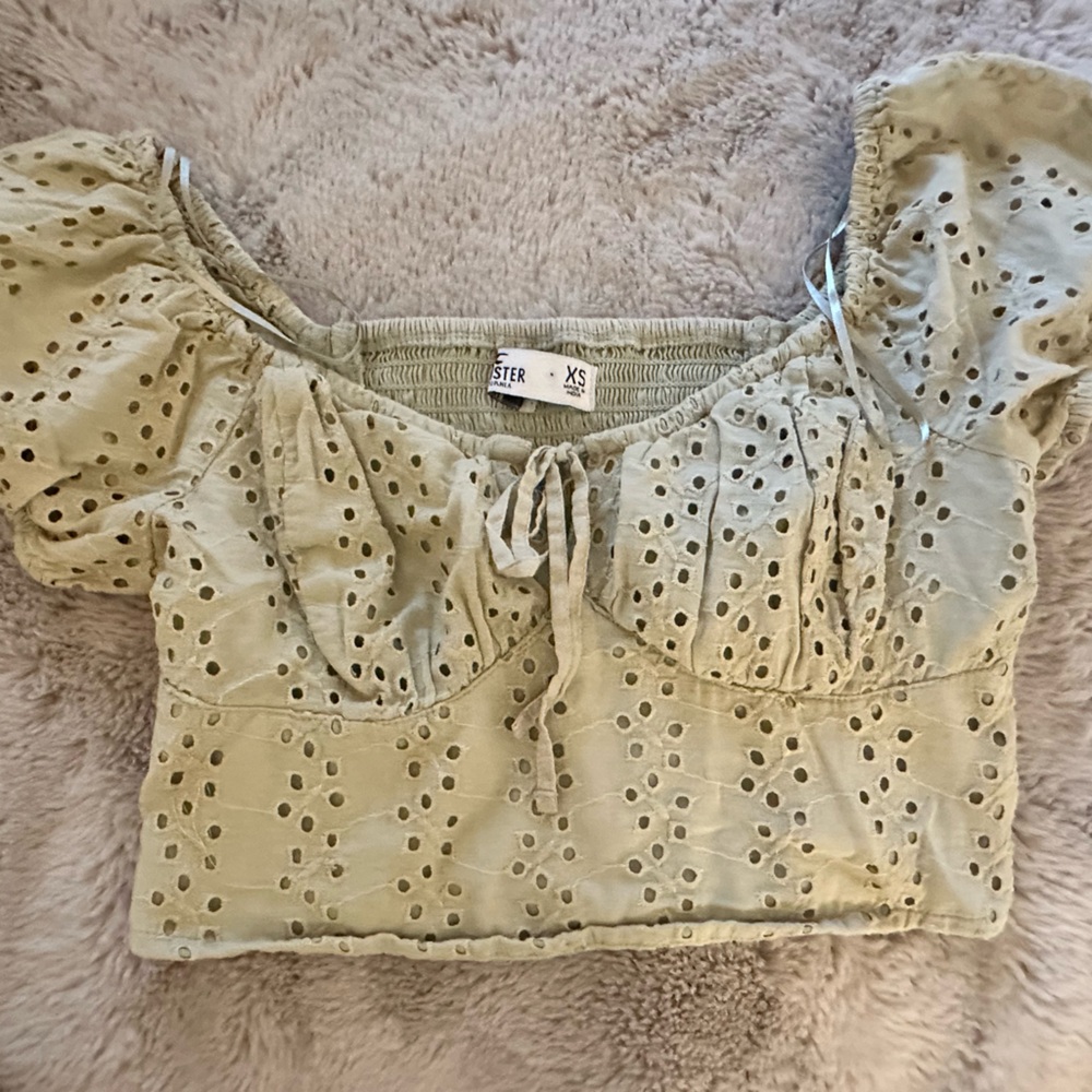 hollister crop top